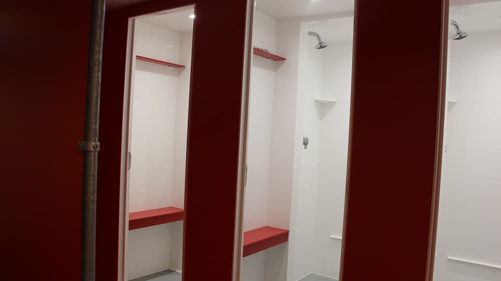 6 Bed Private Room With Shared Bathroom thumbnail 5