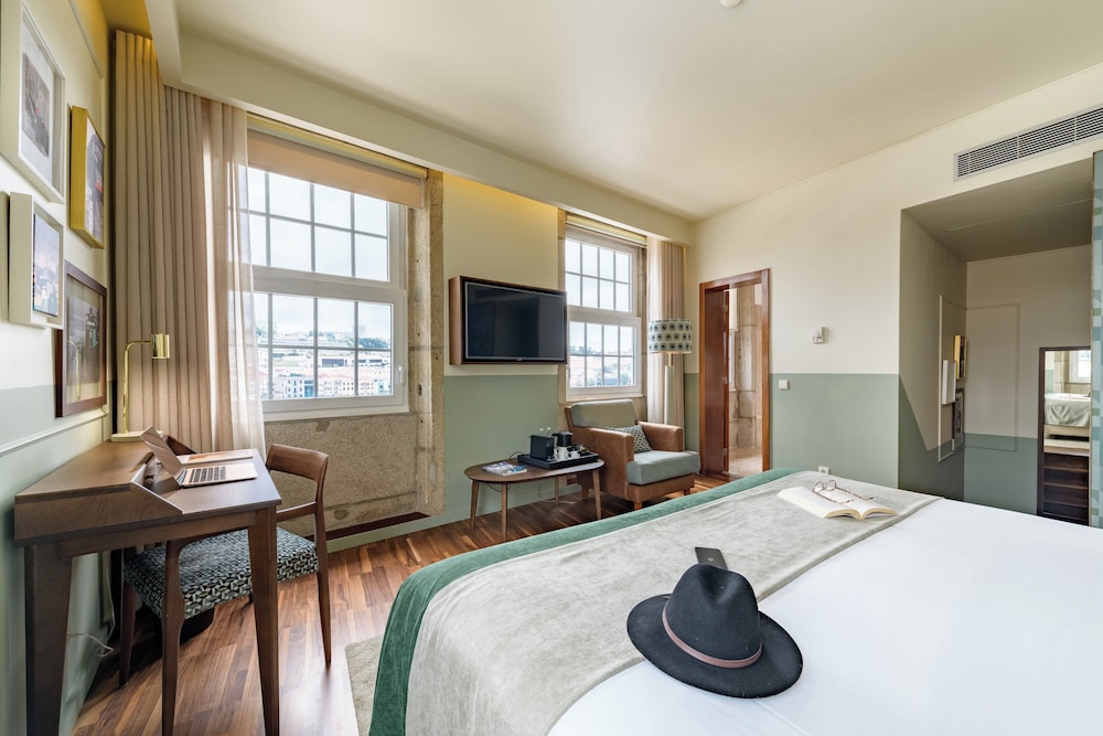 Double or Twin Room (Vintage Grand View) - Photo 3