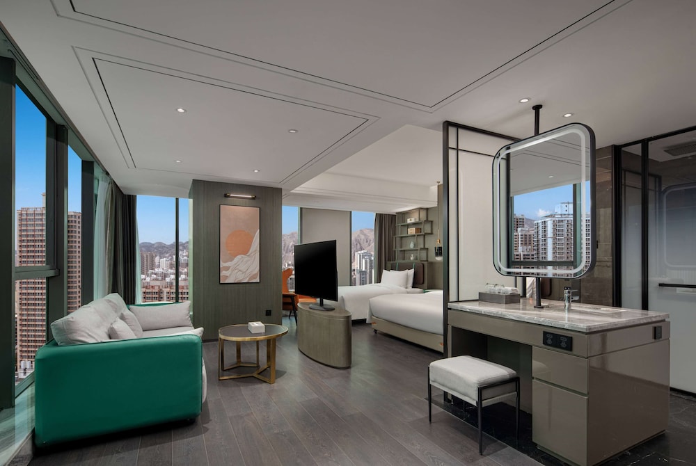 Family Suite, Multiple Beds, Non Smoking photo 1