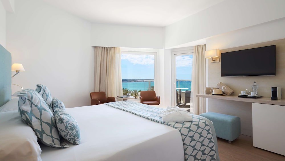 Double Room, Partial Sea View thumbnail 5