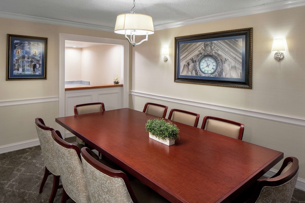 Room (Parlor) photo 2