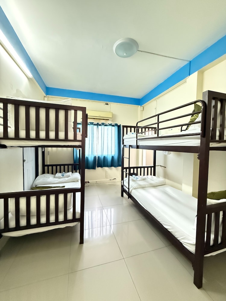 Basic Shared Dormitory, Men only, Non Smoking, Air conditioning