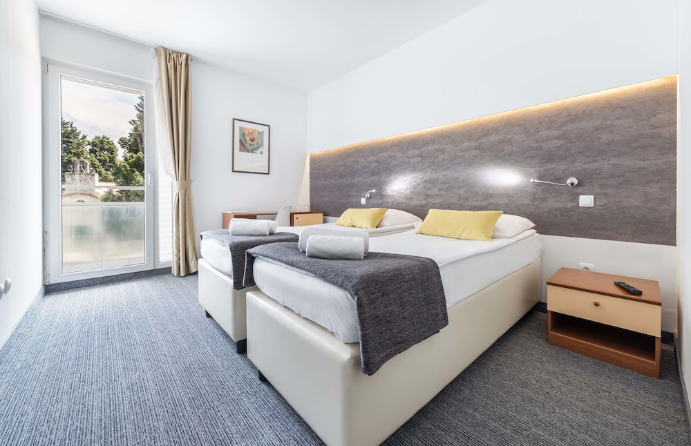 Economy Room, Balcony - Photo 1