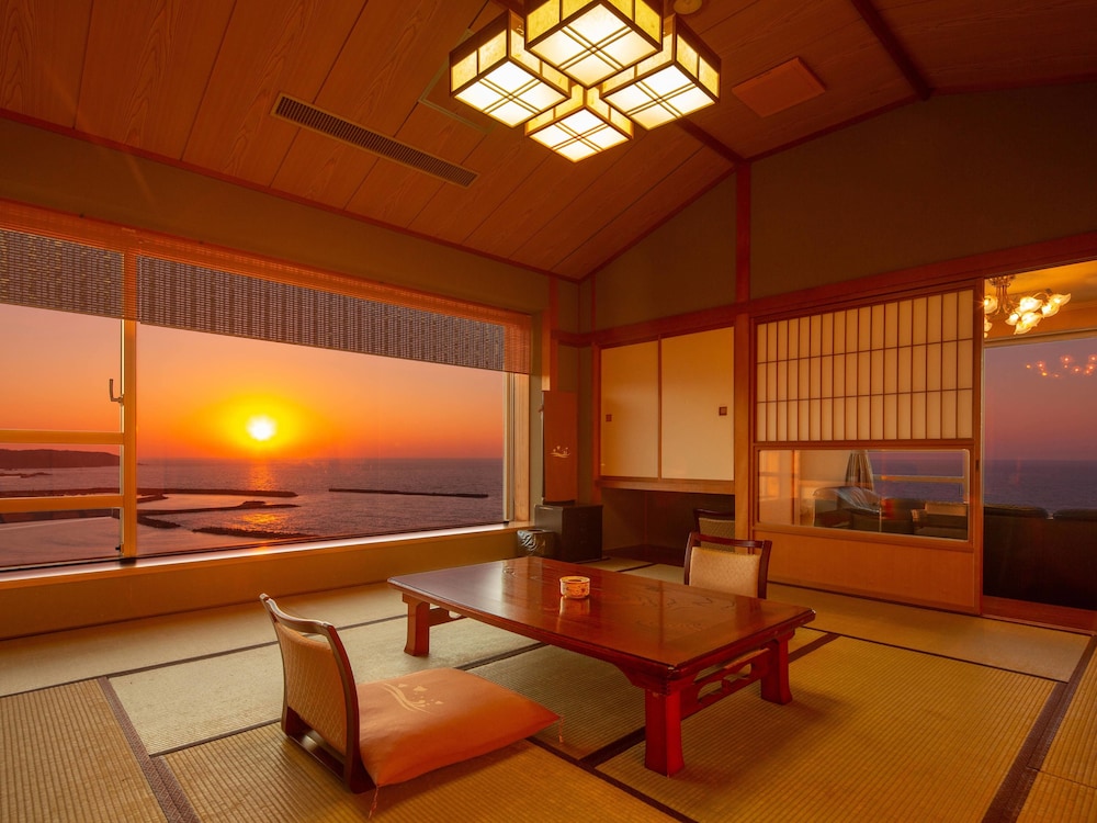 Suite Japanese Style Room photo 3