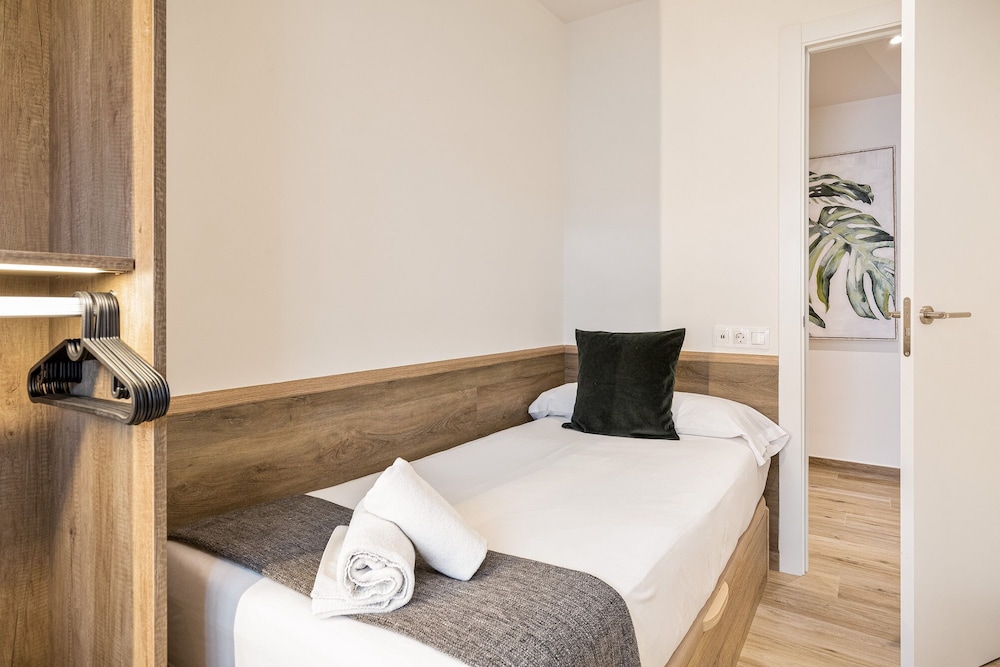 Luxury Apartment, 3 Bedrooms, City View photo 2