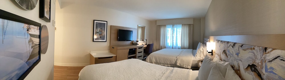 Room, 2 Queen Beds - Photo 5