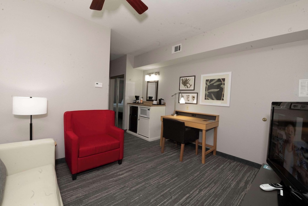 Suite, Multiple Beds, Non Smoking - Photo 4