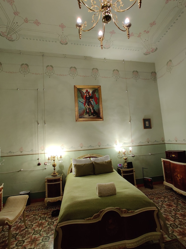 Deluxe Room, 1 Bedroom, Ensuite, Tower photo 3