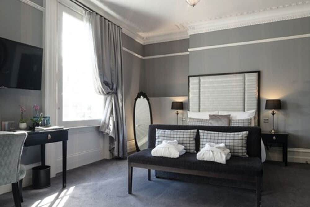 Standard Double or Twin Room photo 3