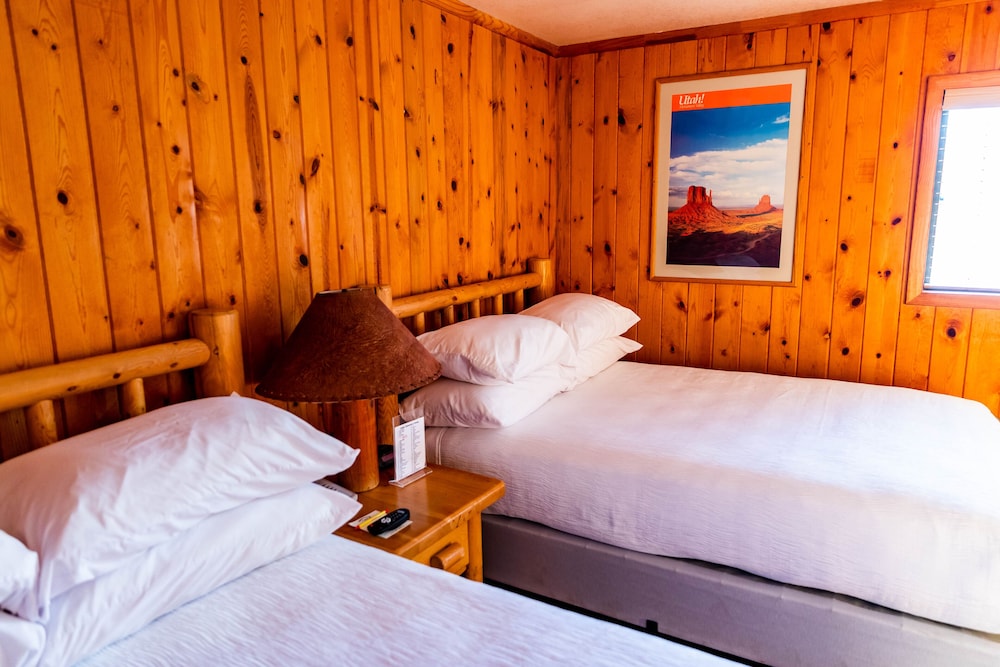 Standard Room, 2 Double Beds (No Pets) photo 1