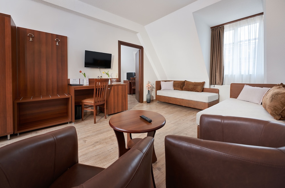 Quadruple Room - Photo 5