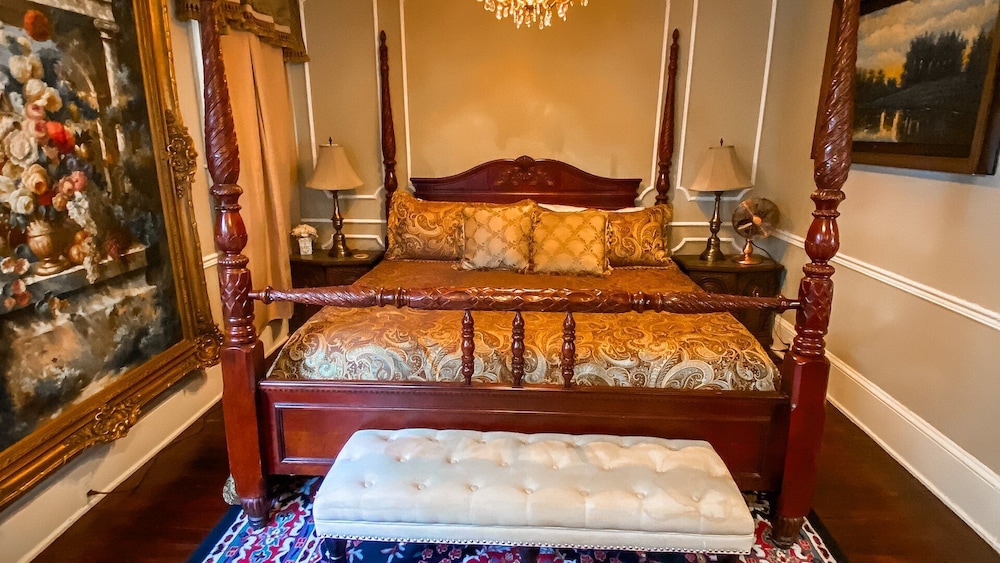 The Historic Craftsman (1st Floor) photo 1
