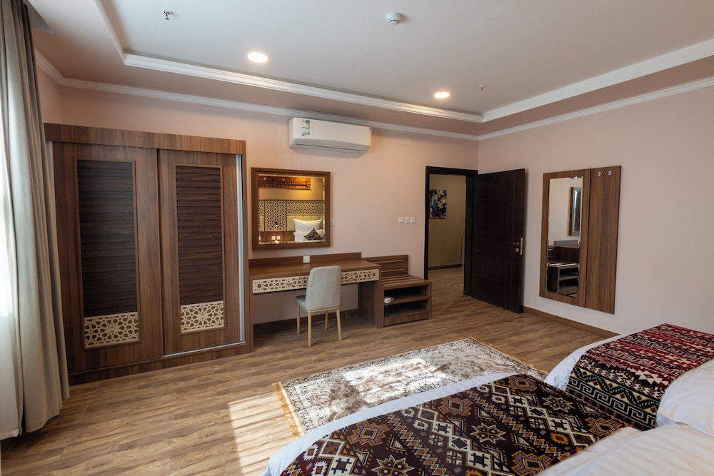 Luxury Twin Room, Multiple Beds, Private Bathroom photo 3