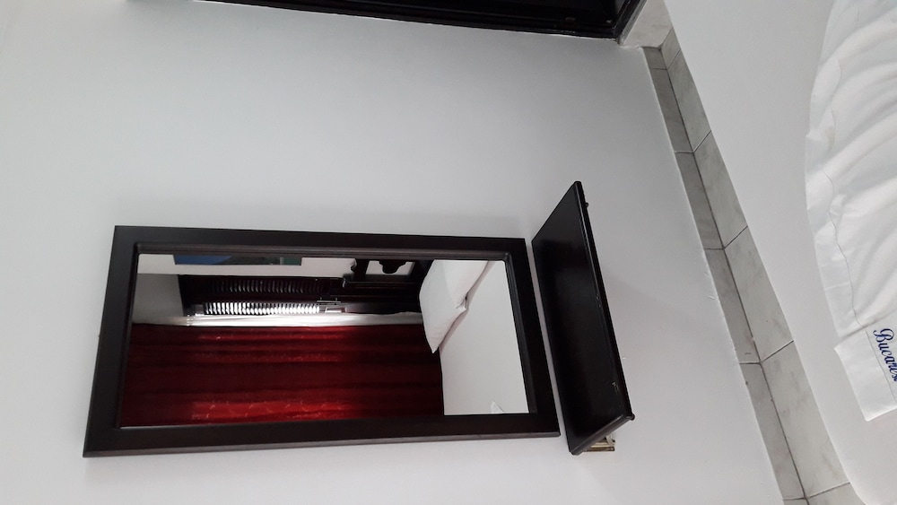 Double Room (Fan)