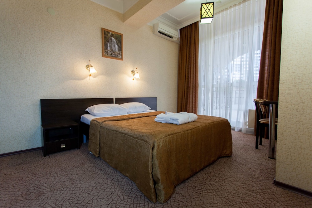 Standard Double or Twin Room photo 1