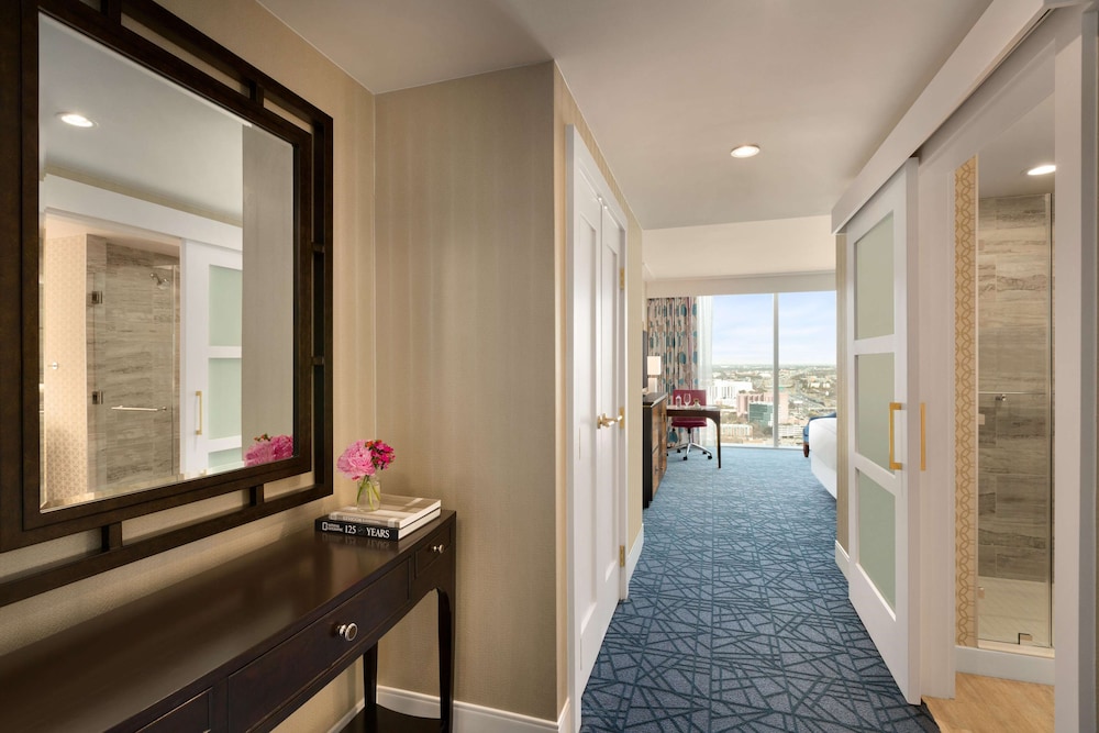 Studio Suite, 1 King Bed thumbnail 5