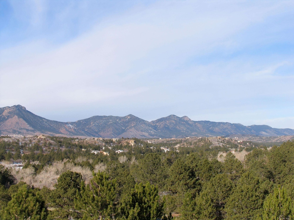 Suite, 1 King Bed, Accessible, Mountain View (Hearing) - Photo 6