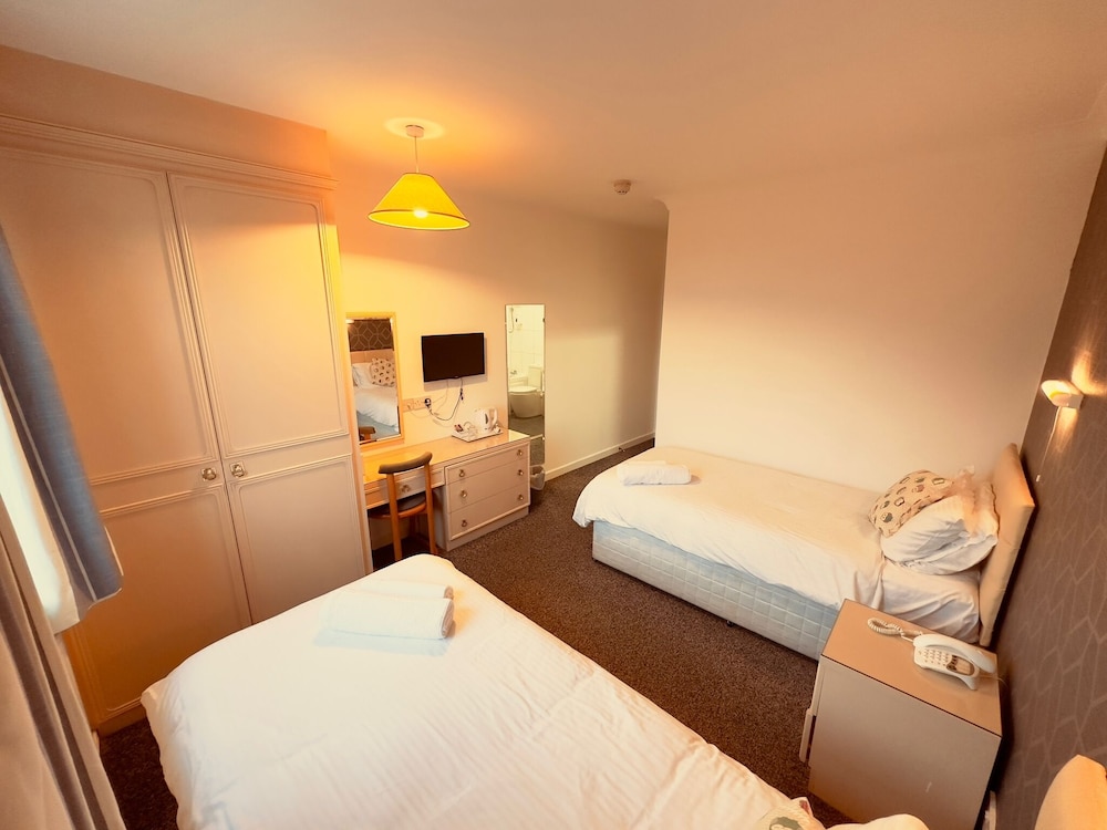 Classic Twin Room, 2 Twin Beds - Photo 4