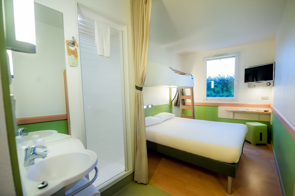 Triple Room, Multiple Beds - Photo 2