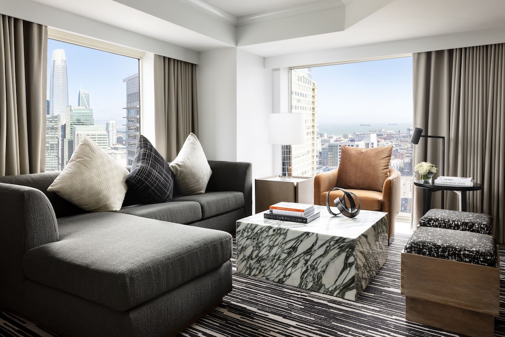 Premium Suite, 1 Bedroom, City View - Photo 1