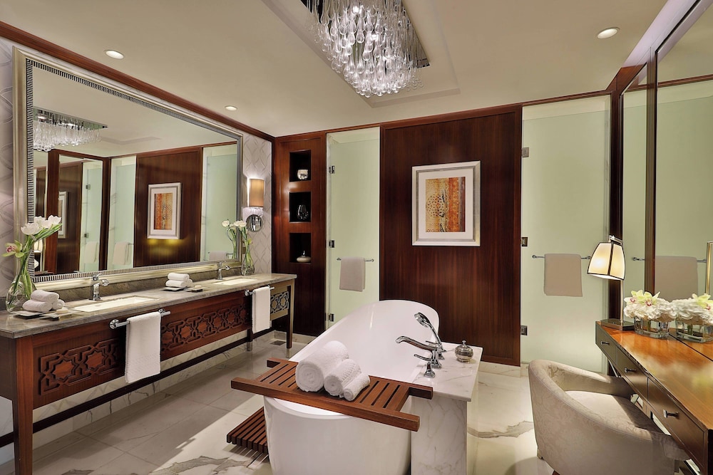 Club Suite, 1 Bedroom thumbnail 5