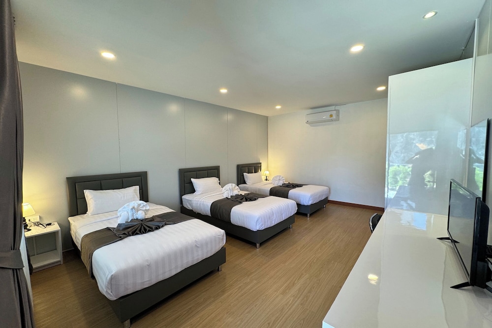 Deluxe Triple Room photo 1