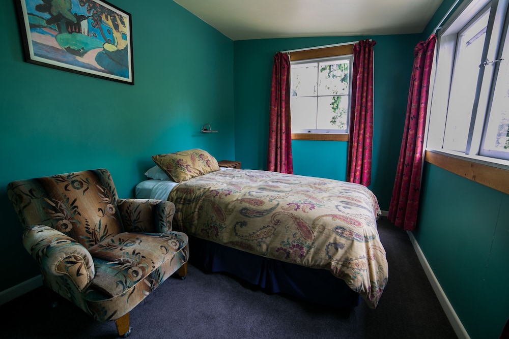 Single Room, Garden View