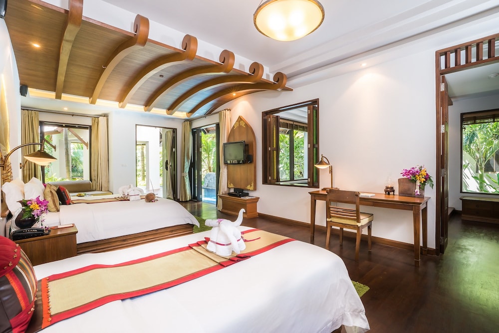 Family Pool Suites - Photo 6