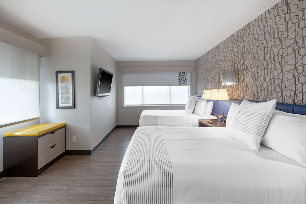Suite, 2 Queen Beds, Non Smoking, Refrigerator & Microwave (Walk-in Shower;with Sofabed) - Photo 1