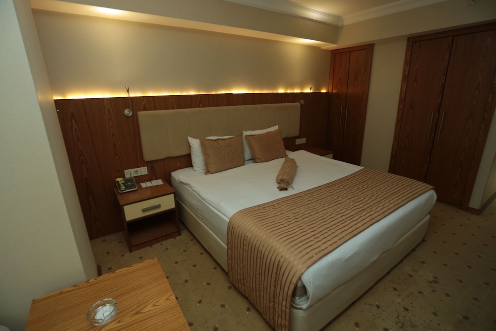 Standard Rooms with French Bed