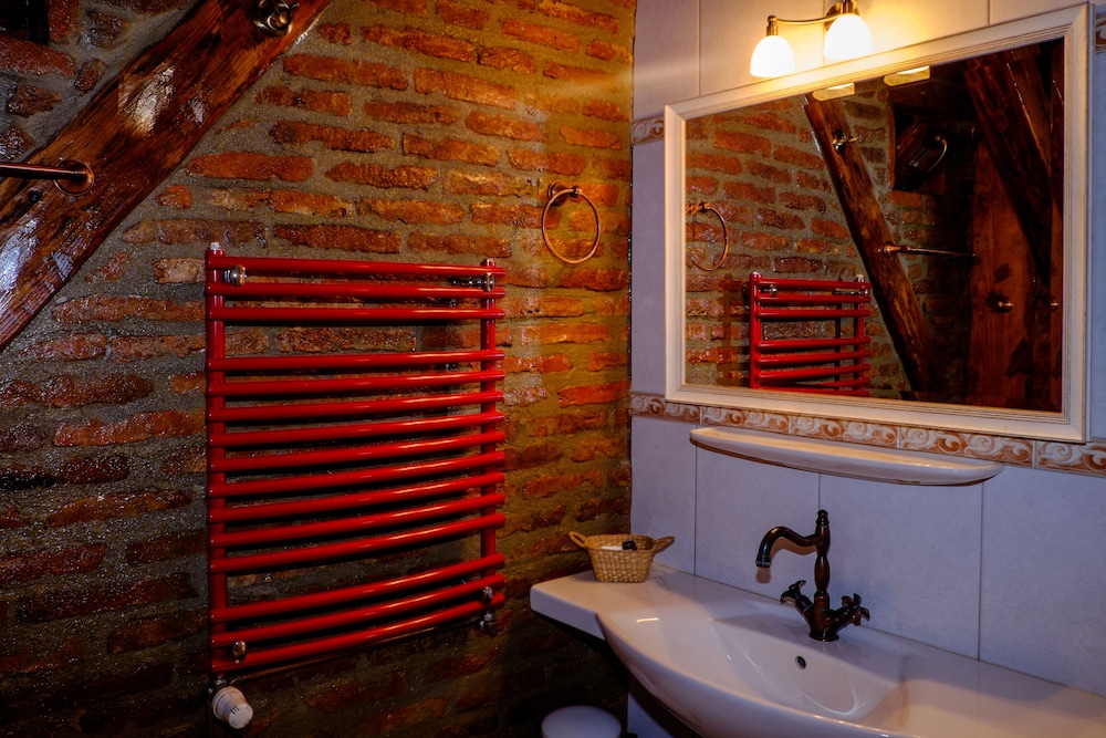 Standard Twin Room, 2 Twin Beds - Photo 9