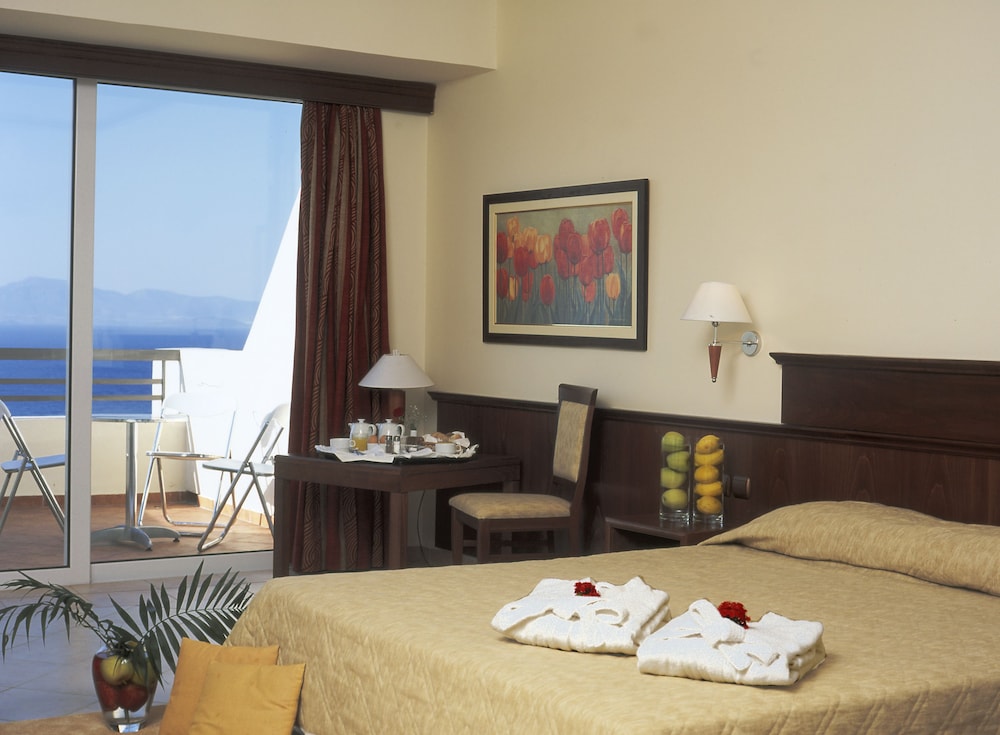 Double Room, Sea View - Photo 2