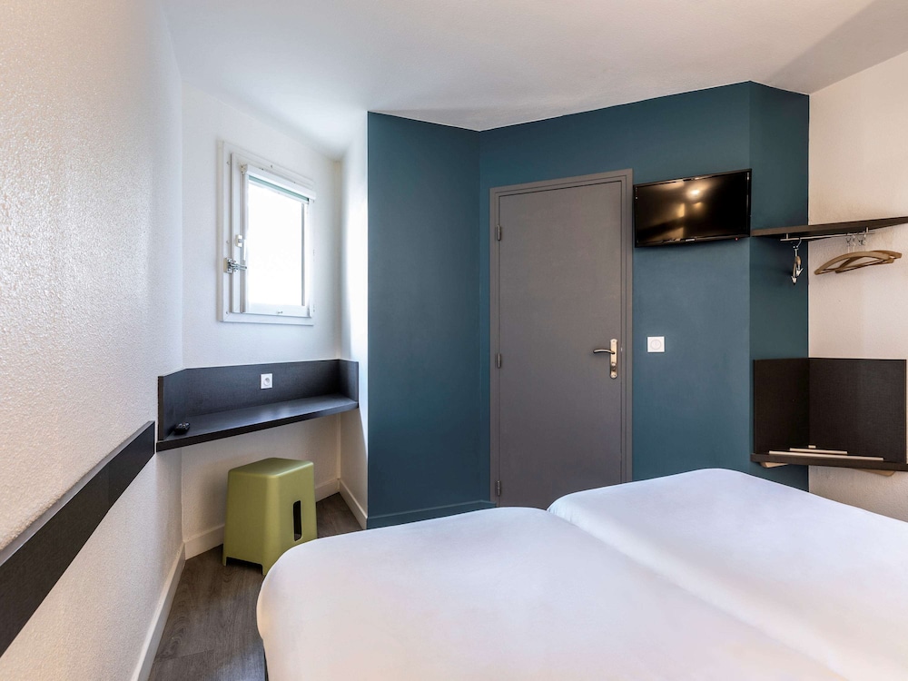 Twin Room, 2 Twin Beds - Photo 3