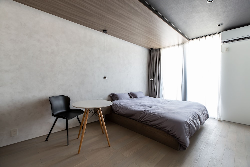 Business Room (1001)