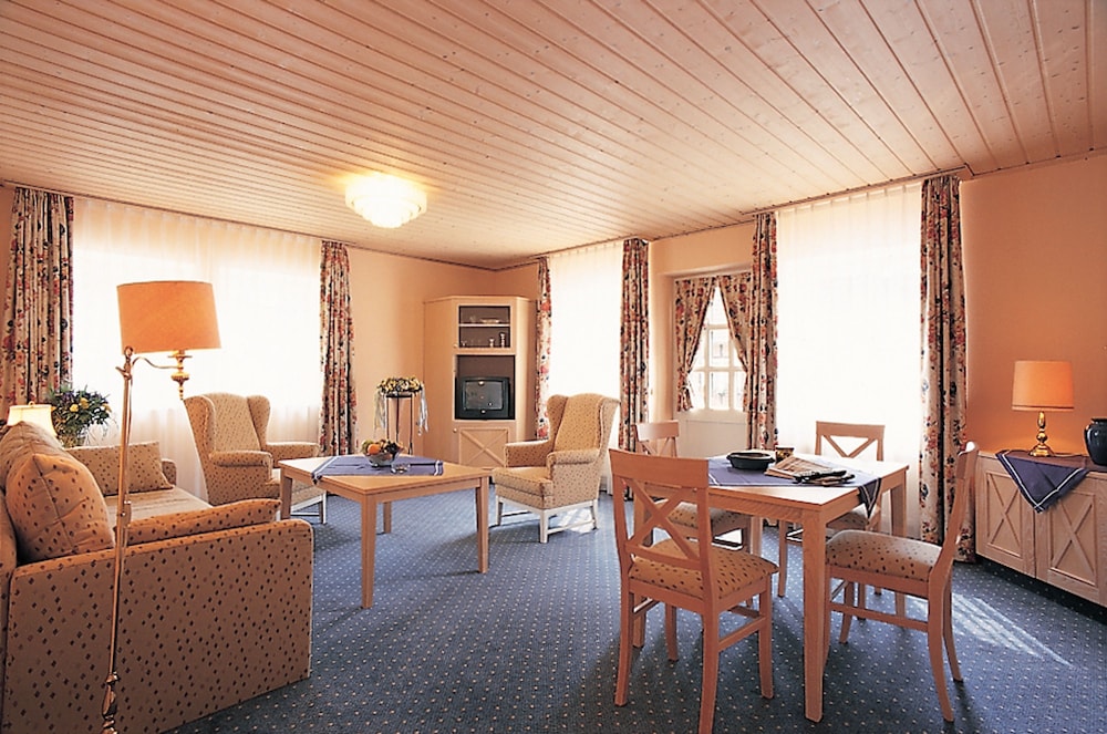Suite, 2 Bedrooms photo 1