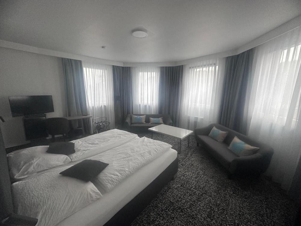 Family Triple Room, Multiple Beds, River View photo 2