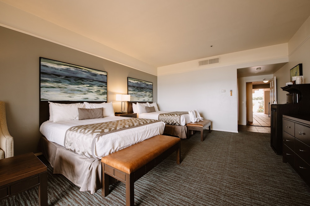 Standard Room, 2 Queen Beds, Patio, Partial Sea View