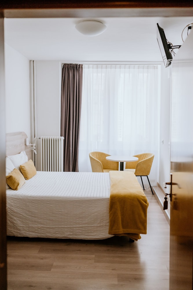 Comfort Double Room, City View