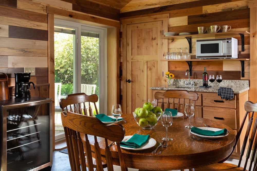 Deluxe Cabin photo 3