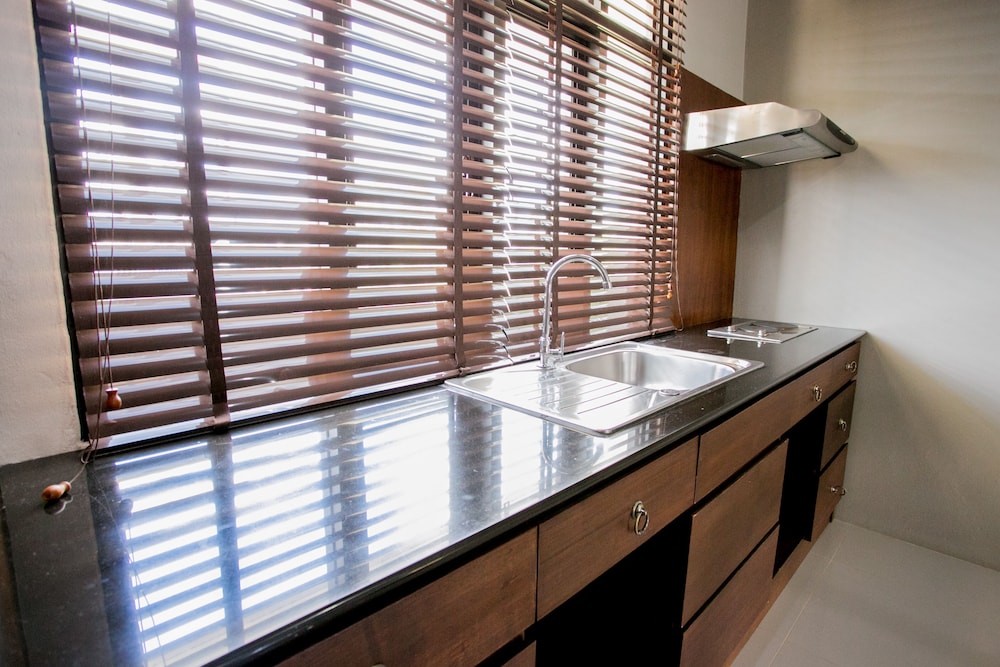 Executive Room - Photo 11