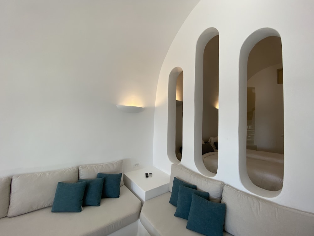 Villa (Caldera View outdoor Jetted tub) - Photo 23