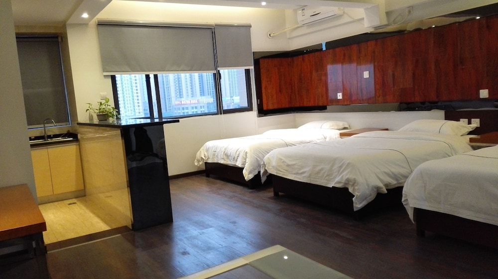 Quadruple Suite