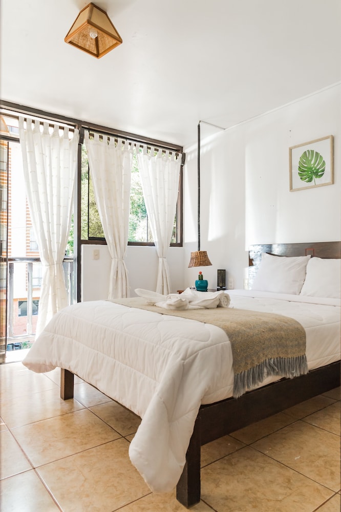 Superior Twin Room, City View photo 1