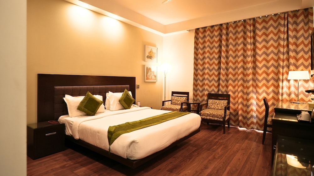Premium Double or Twin Room - Photo 10