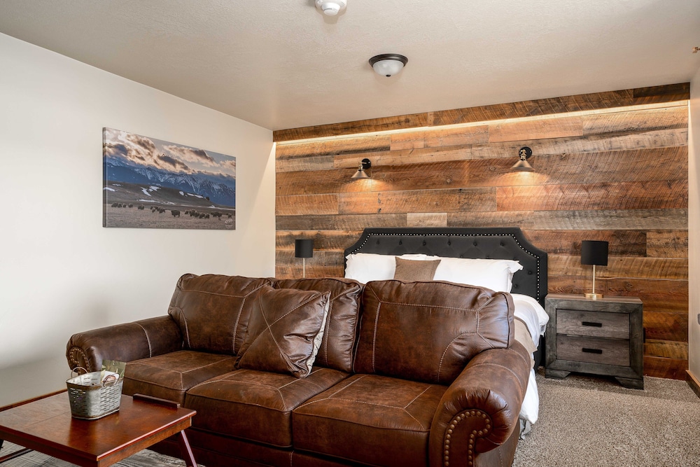 The Absaroka photo 2