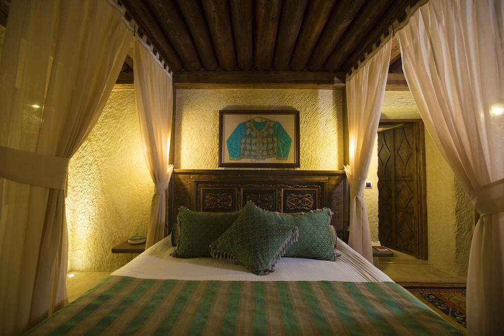 Grandiose Cappadocian Pool Mansion photo 3