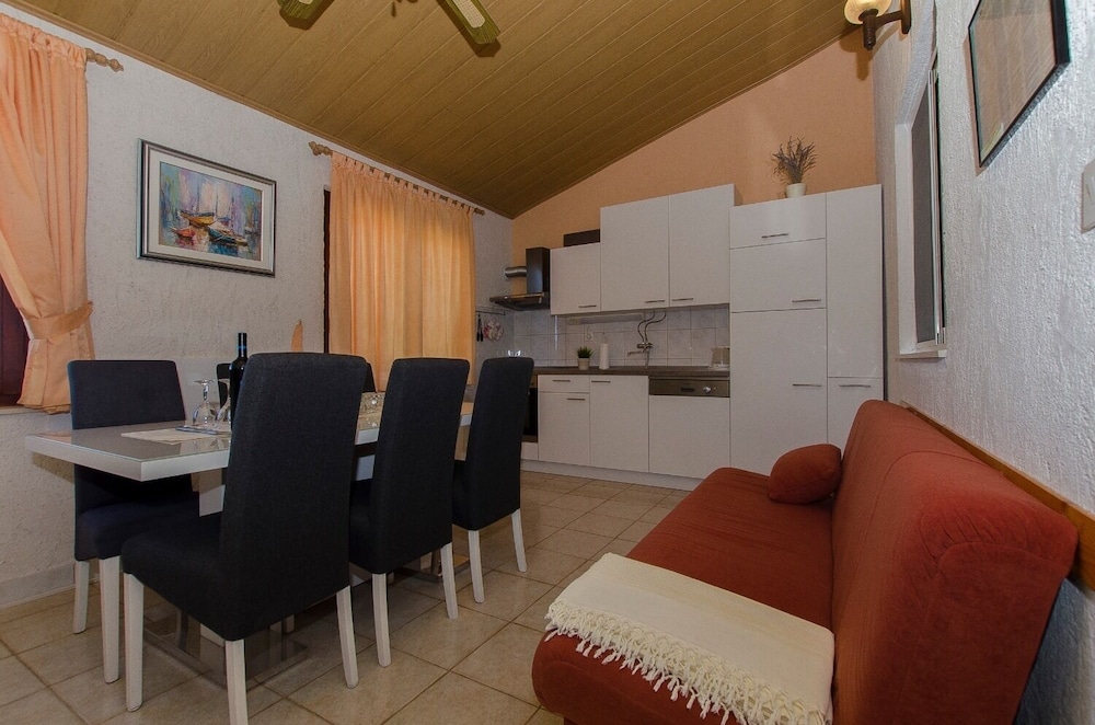 Apartment (Vlado - cosy & afordable - A3(6))