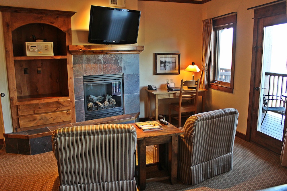 Accessible Two Queen Studio Suite - Photo 7