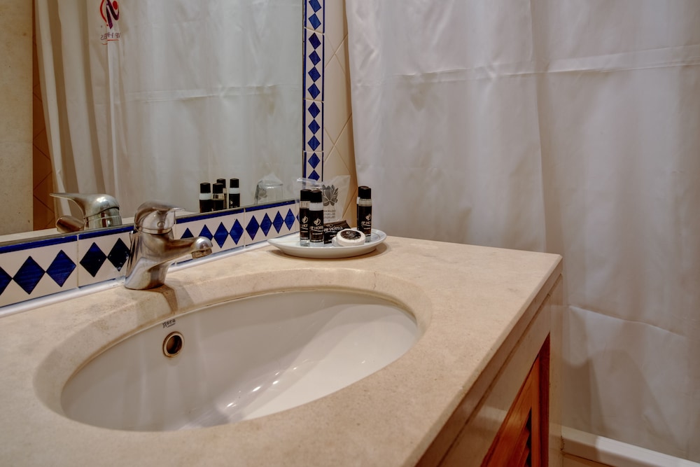 Studio, 2 Twin Beds - Photo 8