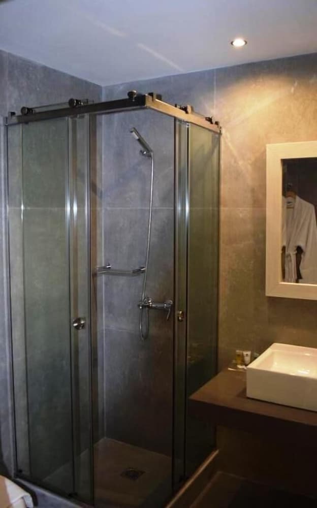 Standard Room - Photo 5